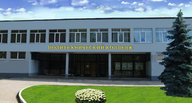«Мою подругу убили у меня на глазах, пацаны просто падали и кровь разлеталась»: выжившая ученица керченского колледжа рассказала, что происходило внутри здания «Мою подругу убили у меня на глазах, пацаны просто падали и кровь разлеталась»: выжившая ученица керченского колледжа рассказала, что происходило внутри здания