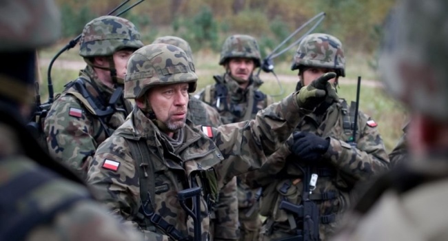 Власти Польши собираются увеличить численность военных на границе с Россией