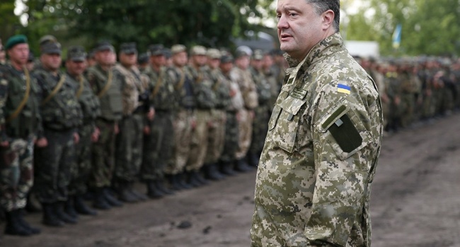 Новая вводная из Москвы: оппоненты Порошенко теперь заявляют, что президент создал армию для своего пиара