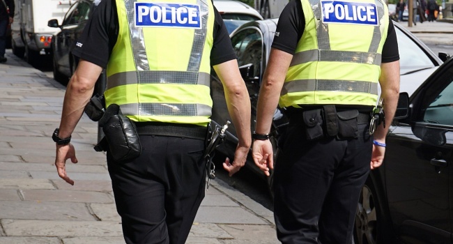 20 мужчин в Великобритании осудили за развращение несовершеннолетних