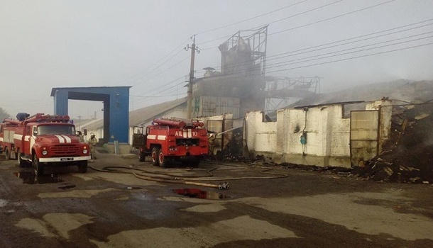 На территории Харьковской области горят склады зерна