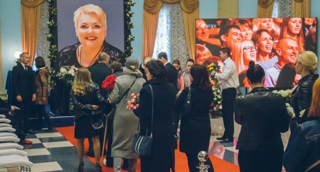 Смерть Марины Поплавской: в Киеве попрощались с талантливой актрисой Смерть Марины Поплавской: в Киеве попрощались с талантливой актрисой