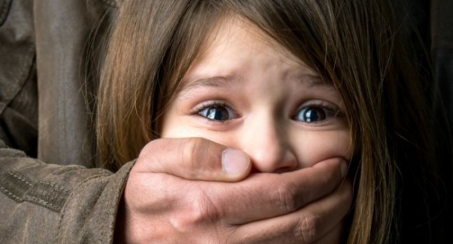 На Львивщине судят извращенца, изнасиловавшего собственную 5-летнюю дочь