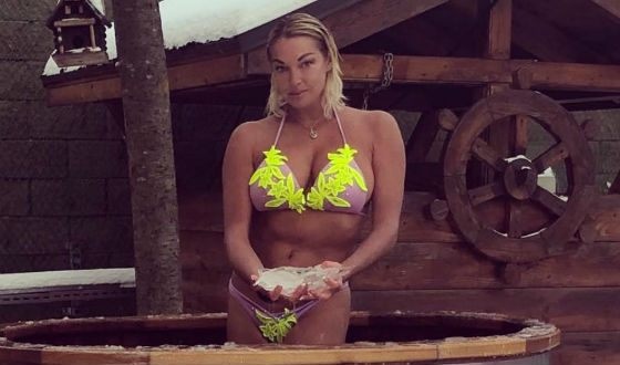 «Дама психически больная»: на Волочкову обозлились из-за откровенного интервью на росТВ «Дама психически больная»: на Волочкову обозлились из-за откровенного интервью на росТВ