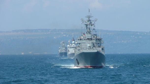 Госпогранслужба: РФ нацелила корабли у Крыма на Азовское море