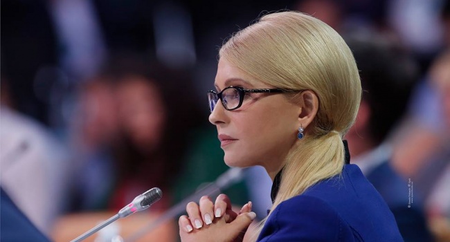 «Посміхаюся і уявляю, як зараз на Банковій оперативно складаються нові темники»: Тимошенко про санкції РФ