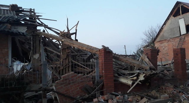 В Харьковской области прогремел взрыв. Разрушена часть дома. Есть пострадавшие