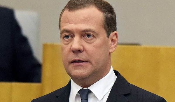«Мы все выдержим»: Медведев анонсировал «ответный удар» на санкции США