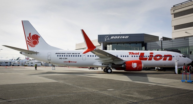 Очередная авария у Lion Air: самолет со 150 людьми на борту врезался в столб