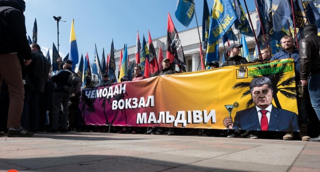 Декоммунизация прошла, но лозунги коммунистов успели схватить самые ушлые, – политолог Декоммунизация прошла, но лозунги коммунистов успели схватить самые ушлые, – политолог