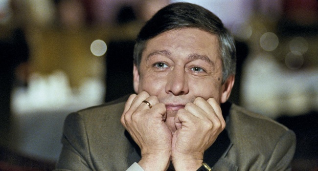 Ефремов прокомментировал возможное лишение звания заслуженного артиста РФ Ефремов прокомментировал возможное лишение звания заслуженного артиста РФ