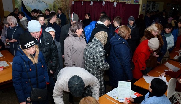 Фейковые «выборы» в «Л/ДНР»: боевики отрапортовали о 40% «явки» в первой половине дня 
