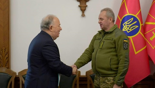 Муженко провел переговоры с главой миссии ОБСЕ в Украине