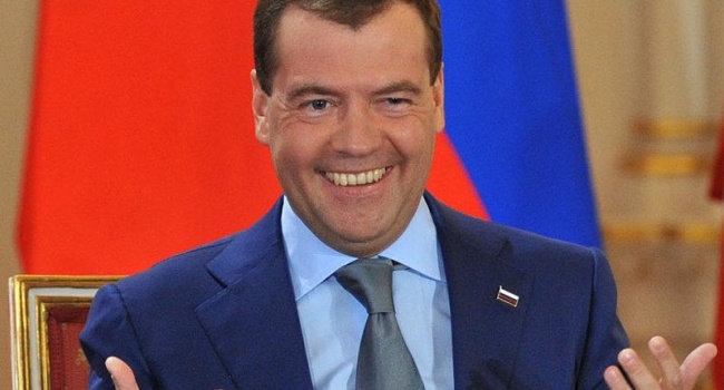 Медведев заявил о бойкоте форума в Давосе, на который российский бизнес никто не приглашал