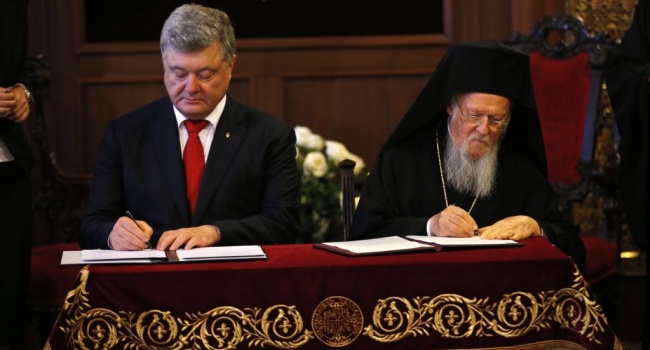 В Администрации президента не нашли договор, который Порошенко подписал с Варфоломеем