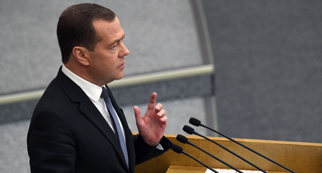 Медведев обвиняет НАТО в циничном обмане
