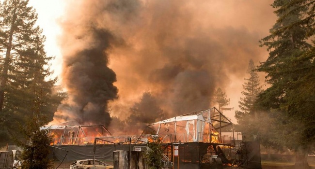 Число жертв пожаров в Калифорнии продолжает увеличиваться