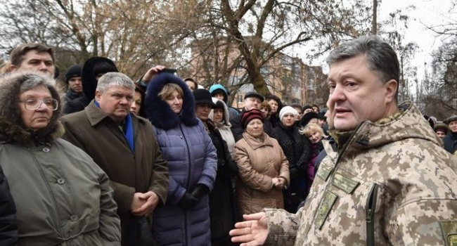 Палий: большинство переселенцев – за Порошенко, главный аргумент – «потому что поднял армию» Палий: большинство переселенцев – за Порошенко, главный аргумент – «потому что поднял армию»