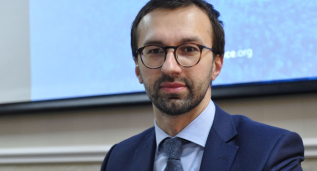Лещенко: «Пока в Фейсбуке обсуждают откровения Карла Волоха о пользе воровства для спасения Украины, в Киеве избивают фотографа из Канады» Лещенко: «Пока в Фейсбуке обсуждают откровения Карла Волоха о пользе воровства для спасения Украины, в Киеве избивают фотографа из Канады»
