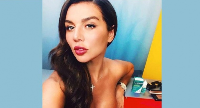 «Сочная и сексуальная»: Анна Седокова порадовала подписчиков откровенным фото в купальнике «Сочная и сексуальная»: Анна Седокова порадовала подписчиков откровенным фото в купальнике