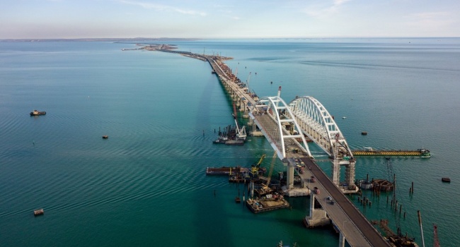 «Крымский мост реально рушится на глазах»: снимки, сделанные из космоса, указали на серьезные проблемы сооружения 