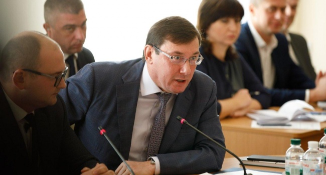 Подчиненные Вилкула – осужденные, Березкина – под подозрением, но самих нардепов парламент «не сдал» Подчиненные Вилкула – осужденные, Березкина – под подозрением, но самих нардепов парламент «не сдал»