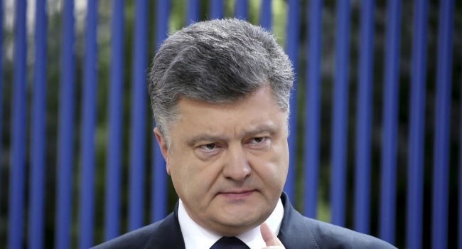 Блогер: первый звоночек уже прозвенел, и Порошенко надо перестать рассчитывать на депутатский корпус Блогер: первый звоночек уже прозвенел, и Порошенко надо перестать рассчитывать на депутатский корпус