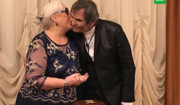 Бари Алибасов женился на 80-летней Федосеевой-Шукшиной Бари Алибасов женился на 80-летней Федосеевой-Шукшиной