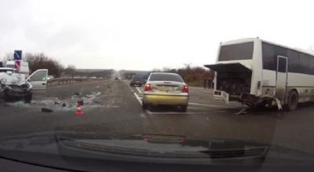В Крыму произошло смертельное ДТП с пассажирским автобусом В Крыму произошло смертельное ДТП с пассажирским автобусом