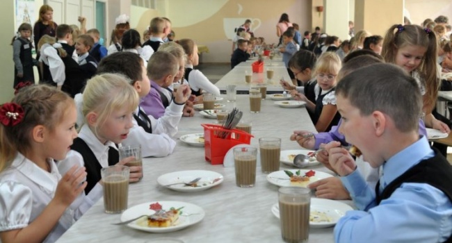 Минздрав Литвы разработает стандарты "образцового меню" для школьных столовых 