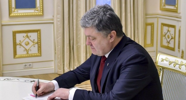 «Государство строят не президенты, а налогоплательщики»: Порошенко анонсировал новые правила для евроавто «Государство строят не президенты, а налогоплательщики»: Порошенко анонсировал новые правила для евроавто