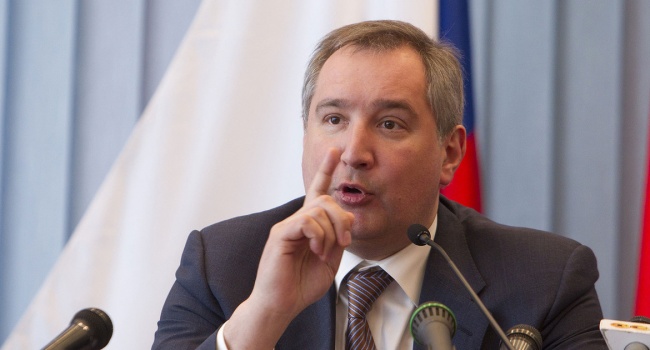 В «Роскосмосе» прокомментировали заявление Рогозина о фейковой высадке американцев на Луне В «Роскосмосе» прокомментировали заявление Рогозина о фейковой высадке американцев на Луне
