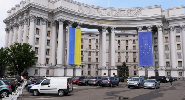 МИД Украины обращается ко всему миру из-за действий России МИД Украины обращается ко всему миру из-за действий России