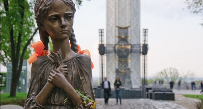 Блинов: «В независимой Украине девяностых годов добавили еще один демографический удар, спор о голодоморе уже бессмысленный» Блинов: «В независимой Украине девяностых годов добавили еще один демографический удар, спор о голодоморе уже бессмысленный»