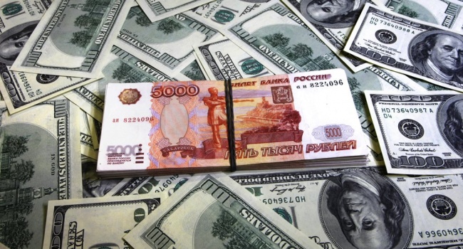 Агрессия России на Азове резко обвалила курс рубля Агрессия России на Азове резко обвалила курс рубля