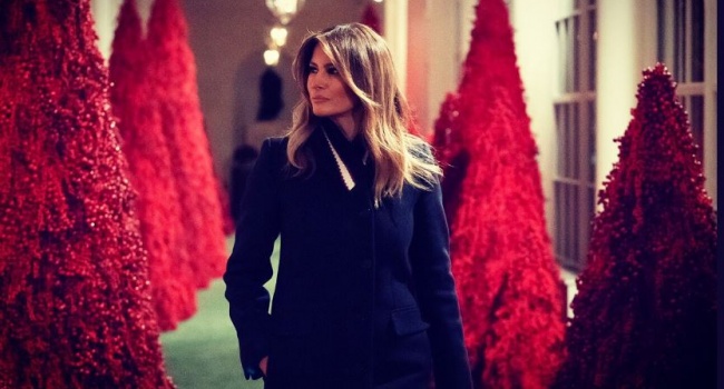  Мелания Трамп показала, как она украсила Белый дом к Рождеству