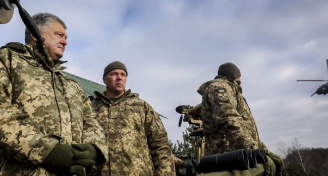 Политтехнолог объяснил, почему военное положение рядовые граждане даже не заметят Политтехнолог объяснил, почему военное положение рядовые граждане даже не заметят