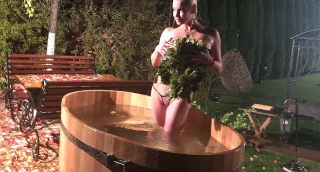 «Цистит подхватишь»: Анастасия Волочкова шокировала очередным голым видео в купели 