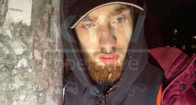 В столичной маршрутке мужчина напал с ножом на девушку из-за отказа в знакомстве В столичной маршрутке мужчина напал с ножом на девушку из-за отказа в знакомстве