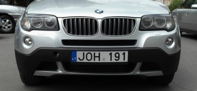 "По новому" растаможили 15 автомобилей "По новому" растаможили 15 автомобилей