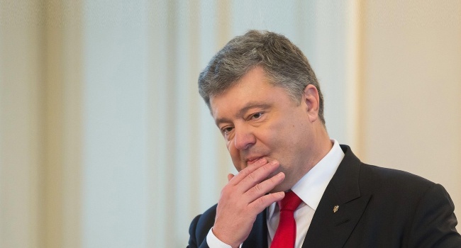 Журналист: «Самое загадочное в введении военного положения - что за выгода для Порошенко?» Журналист: «Самое загадочное в введении военного положения - что за выгода для Порошенко?»