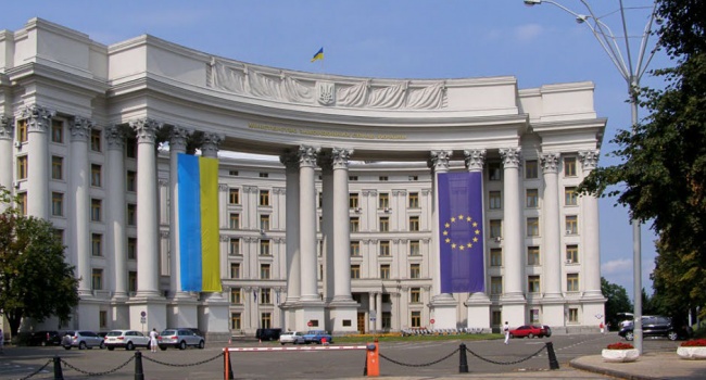 МИД Украины проверяет информацию о пребывании сына Бабиша в Крыму МИД Украины проверяет информацию о пребывании сына Бабиша в Крыму