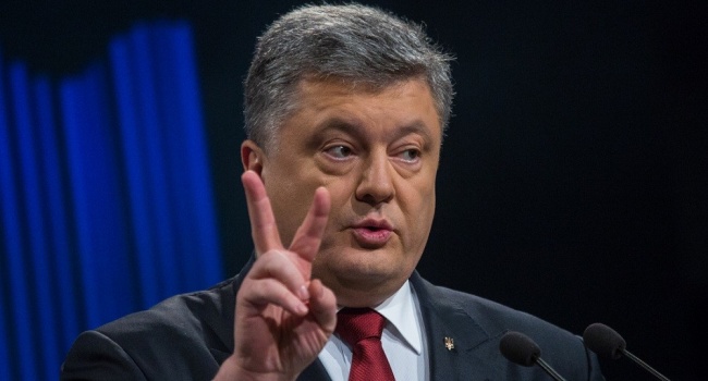 Блогер: военное положение предусматривает усиление контроля за порядком, но в Украине это цирк Блогер: военное положение предусматривает усиление контроля за порядком, но в Украине это цирк