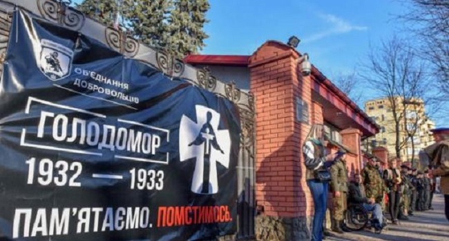 От Климкина требуют закрыть российское посольство во Львове От Климкина требуют закрыть российское посольство во Львове