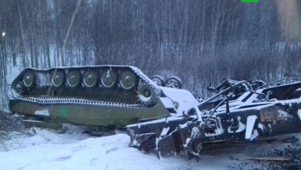 Крупное ЧП в России: перекинулся поезд с военной техникой Крупное ЧП в России: перекинулся поезд с военной техникой