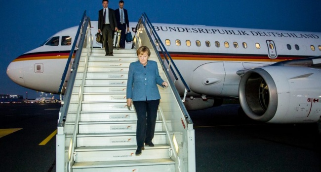 Меркель прилетела в Аргентину обычным рейсом: в сети показали фото