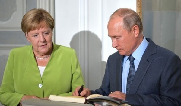 Во время встречи на саммите G20 Путин и Меркель приняли важное решение по Украине