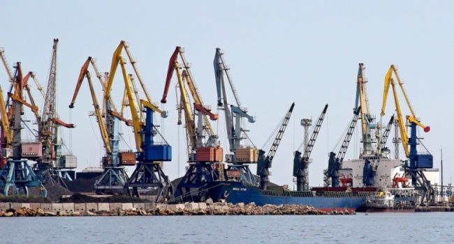 Последствия блокады Россией Керченского пролива: в Бердянском порту пошли на радикальные меры