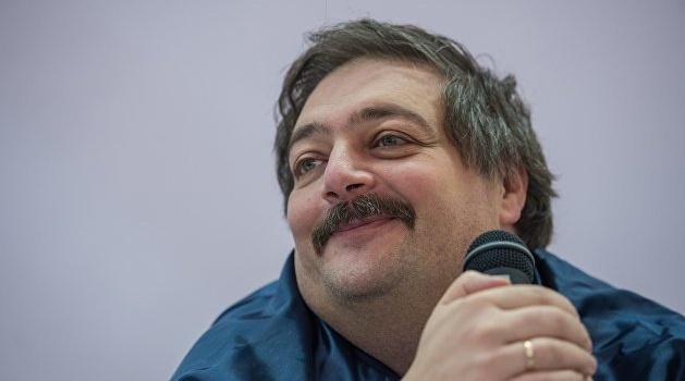 «Хоть мы ни в чем не виноваты — но отвечать мы будем все»: российский писатель отменил свое выступление в Киеве в связи с запретом въезда на территорию Украины