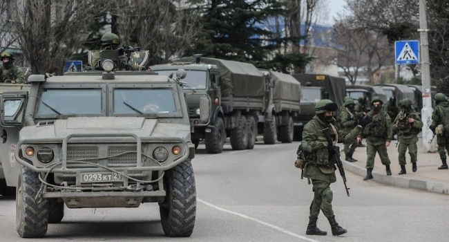 Ельченко: Россия готова доставить ядерное оружие в Крым